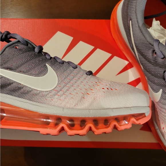 WMNS NIKE AIR MAX 2017 Size 8 BRAND NEW NEVER WORN - Picture 6 of 9